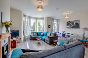 Dizzy Heights Swanage Sleeps 10 with Amazing Views